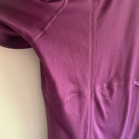 LULULEMON ATHLETICA WET DRY WARM MESH SHORT SLEEVE SHIRT SIZE 8 - Picture 2 of 6